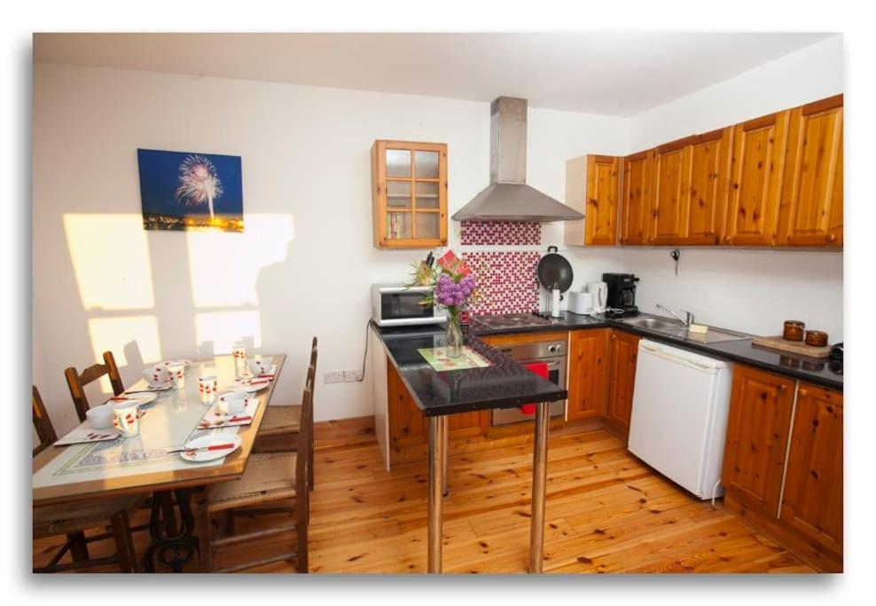 Cosy Self Contained Cottage With Stunning Views Killaloe Eksteriør bilde